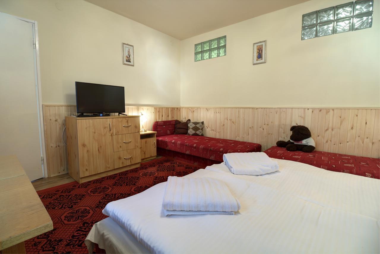 Oazis Apartman Eger Ngoại thất bức ảnh
